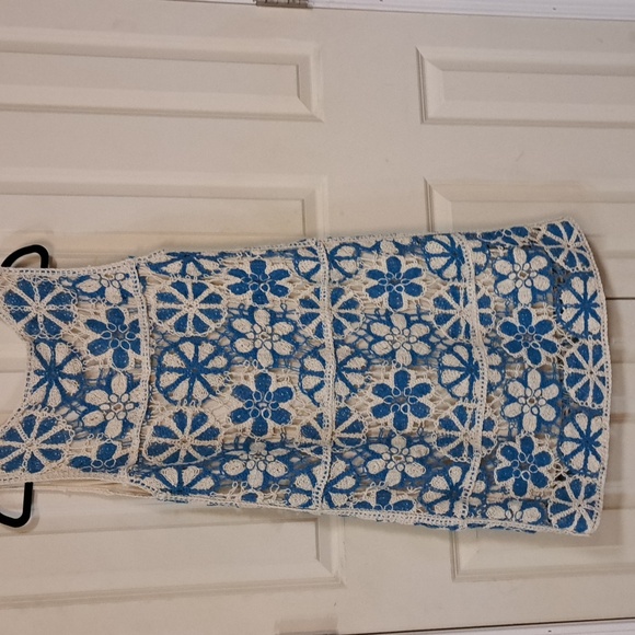 Kings Road Blue and White Floral Crochet Dress - Picture 2 of 4